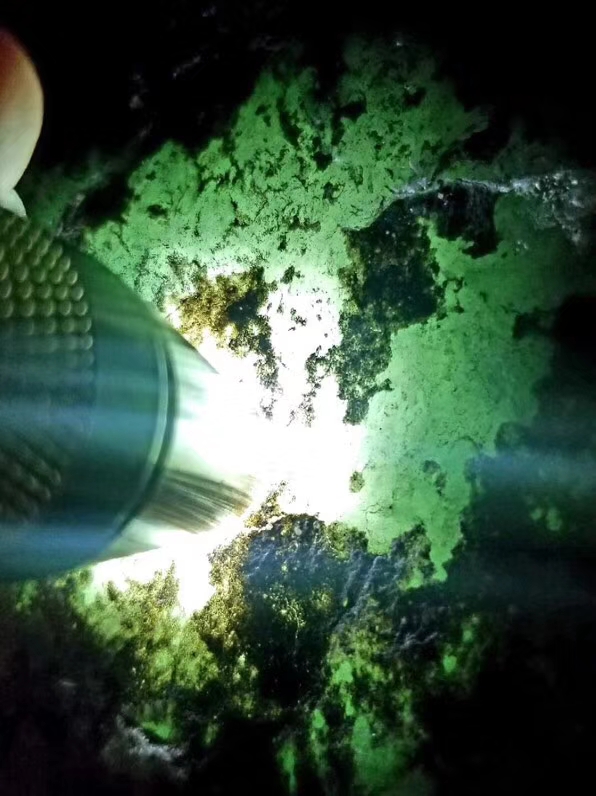 年底放漏秒杀新货2.75公斤莫西沙老断口冰晴手镯料这个料子不