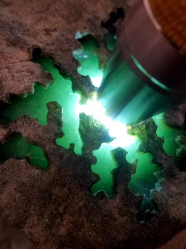 新年福利秒杀新货1.8公斤老坑莫西沙开口手镯料这料子品相完美