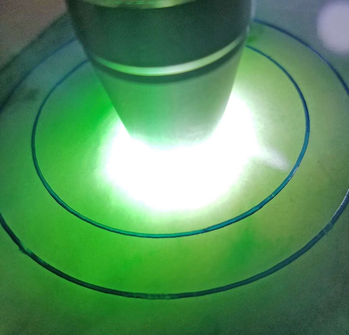 上新莫西沙改口手镯料4.48公斤糯冰底淡淡的底色飘绿花色彩艳