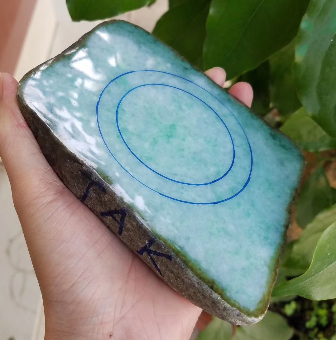 莫西沙改口手镯料4.94公斤淡淡的底色带飘阳绿色彩艳丽飘色动