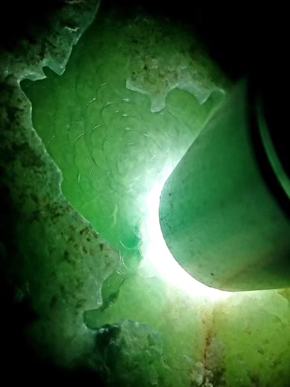 周末放漏秒杀新货1.55公斤老坑莫西沙开口冰飘蓝花手镯料这个